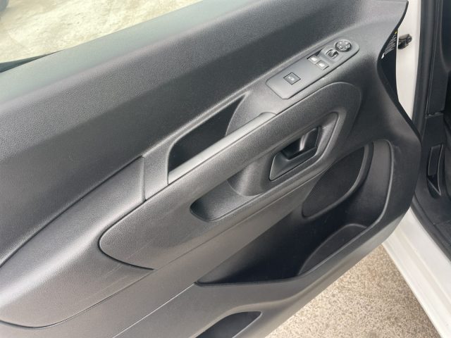 PEUGEOT Partner usata, con Monitoraggio pressione pneumatici
