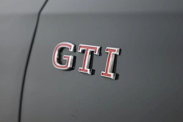 VOLKSWAGEN Golf GTI usata, con Fendinebbia
