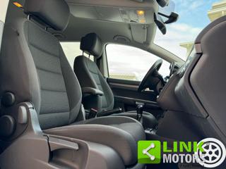 VOLKSWAGEN Touran usata, con Autoradio
