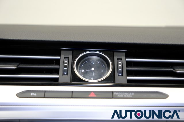 VOLKSWAGEN Passat Variant usata, con Specchietti laterali elettrici