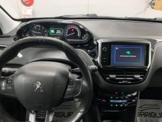 PEUGEOT 2008 usata, con Touch screen