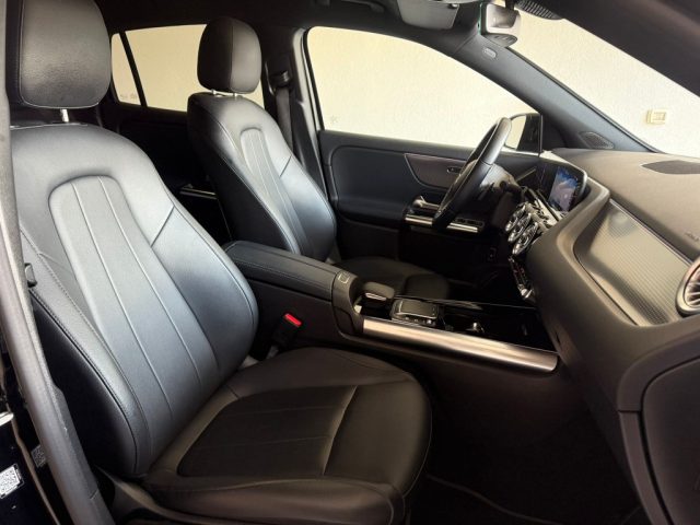 MERCEDES-BENZ GLA 200 usata, con Fari LED