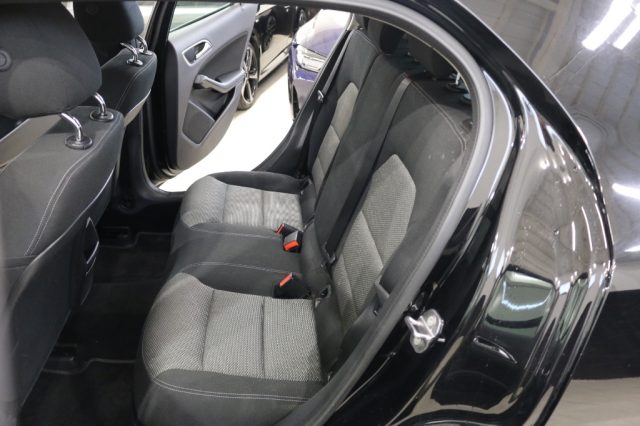 MERCEDES-BENZ GLA 180 usata 19