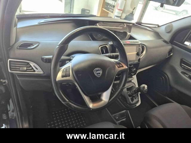 LANCIA Ypsilon usata, con USB