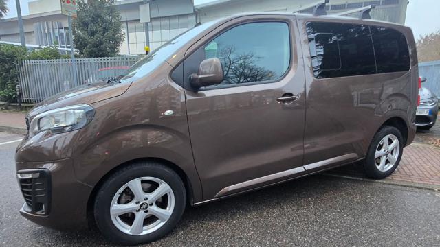 PEUGEOT Traveller usata, con Airbag
