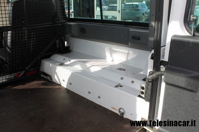 LAND ROVER Defender usata 15