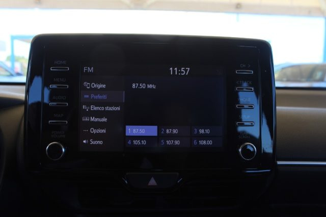 TOYOTA Yaris usata, con Specchietti laterali elettrici