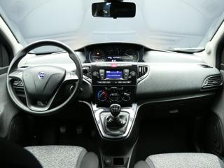 LANCIA Ypsilon usata, con USB
