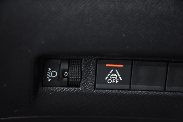 PEUGEOT 208 usata, con USB