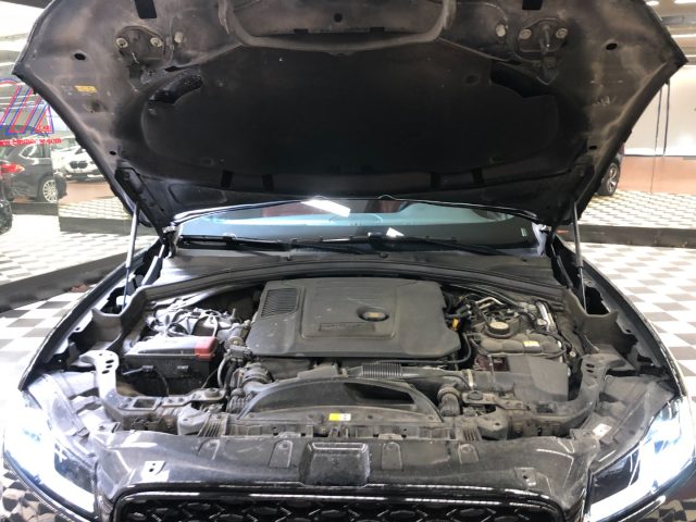 JAGUAR F-Pace usata, con Specchietti laterali elettrici