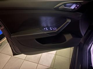 VOLKSWAGEN T-Cross usata, con Sensori di parcheggio anteriori