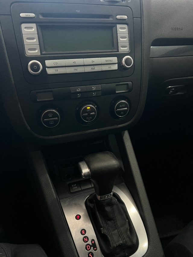 VOLKSWAGEN Golf usata, con Autoradio