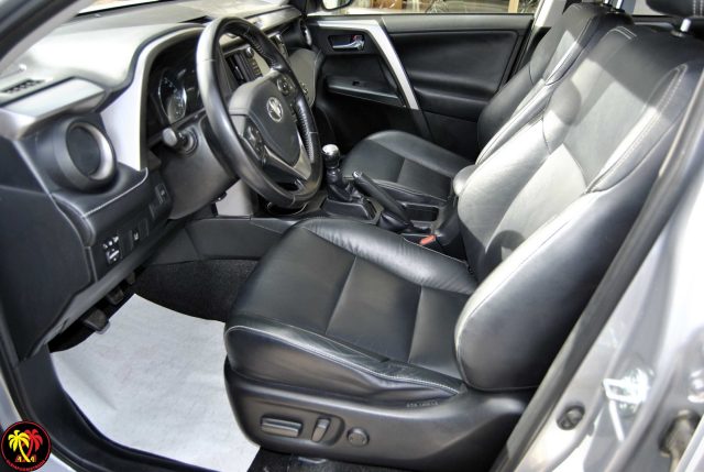 TOYOTA RAV 4 MY23 usata, con Climatizzatore