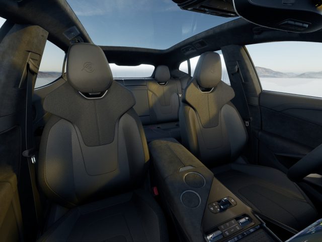 LOTUS Eletre usata, con Sistema di navigazione
