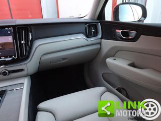 VOLVO XC60 usata, con Telecamera per parcheggio assistito
