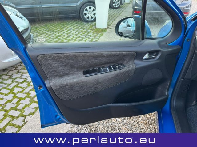 PEUGEOT 207 usata, con Alzacristalli elettrici