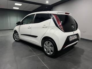 TOYOTA Aygo usata, con Autoradio