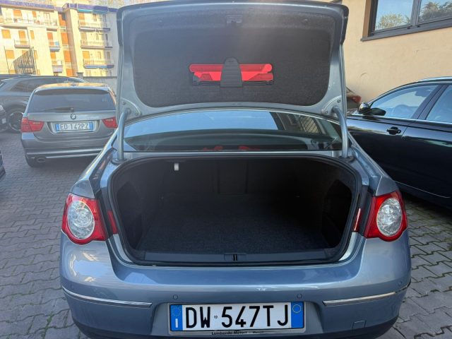 VOLKSWAGEN Passat usata, con Climatizzatore