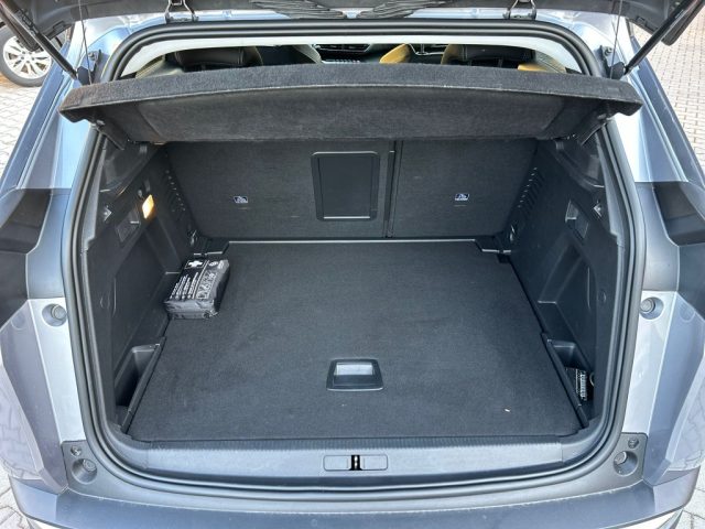 PEUGEOT 3008 usata, con USB