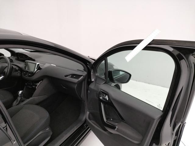PEUGEOT 208 usata, con Specchietto retrovisore con funzione antiabbagliamento