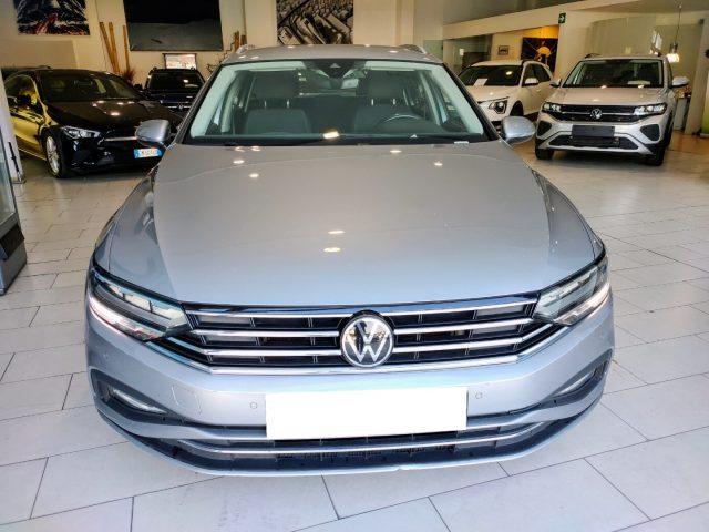VOLKSWAGEN Passat Variant usata, con Airbag
