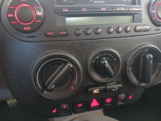 VOLKSWAGEN New Beetle usata 14