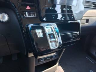 HYUNDAI Staria usata, con Bluetooth