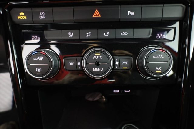 VOLKSWAGEN T-Roc usata 12
