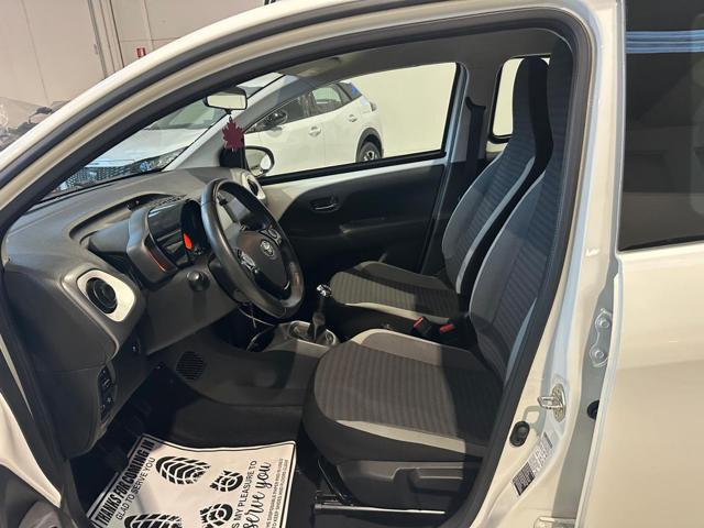 TOYOTA Aygo usata, con Airbag testa