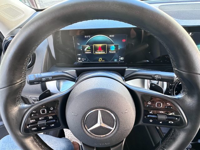 MERCEDES-BENZ GLB 200 usata, con Autoradio digitale
