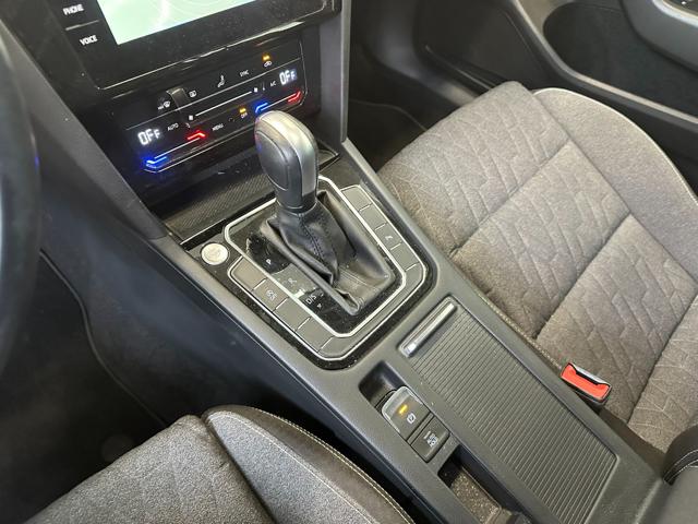 VOLKSWAGEN Passat Variant usata, con Park Distance Control