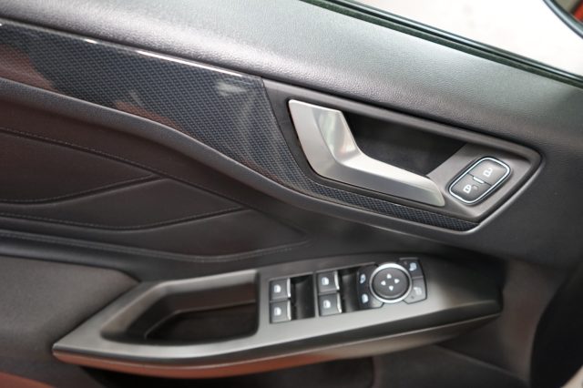FORD Focus usata, con Leve al volante
