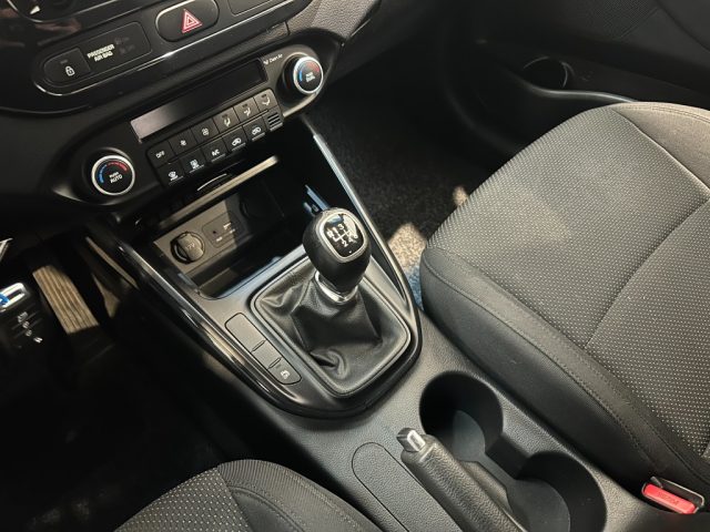 KIA Carens usata, con Controllo automatico clima