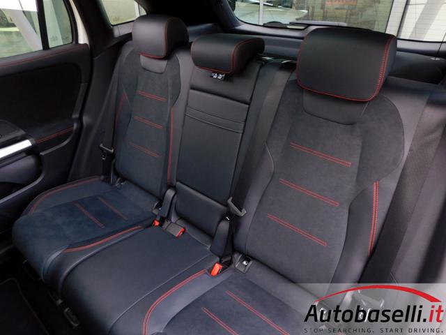 MERCEDES-BENZ GLA 200 usata, con Sistema di parcheggio automatico