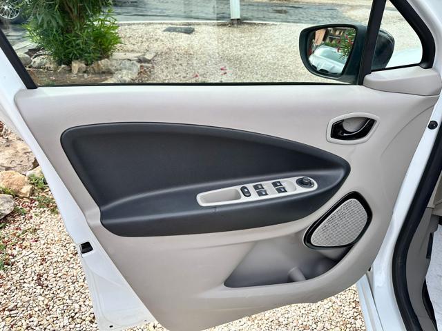 RENAULT ZOE usata, con Park Distance Control
