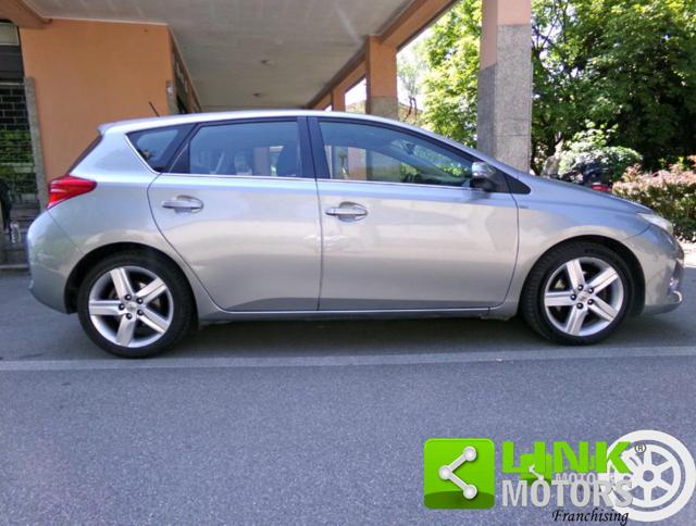 TOYOTA Auris usata, con Cerchi in lega
