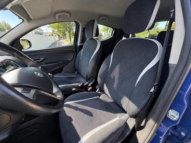 LANCIA Ypsilon usata, con Autoradio
