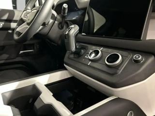 LAND ROVER Defender usata, con Controllo automatico clima