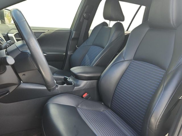 TOYOTA RAV 4 usata, con Sedile posteriore sdoppiato