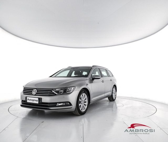 VOLKSWAGEN Passat usata 0