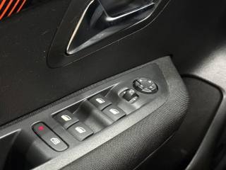 PEUGEOT 208 usata, con Sensore di luce