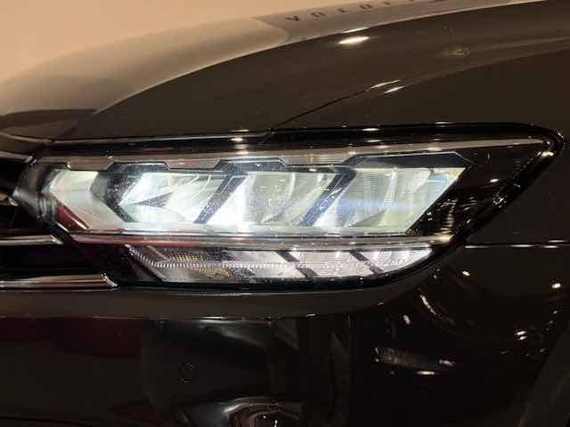 VOLKSWAGEN Passat Variant usata, con Volante in pelle