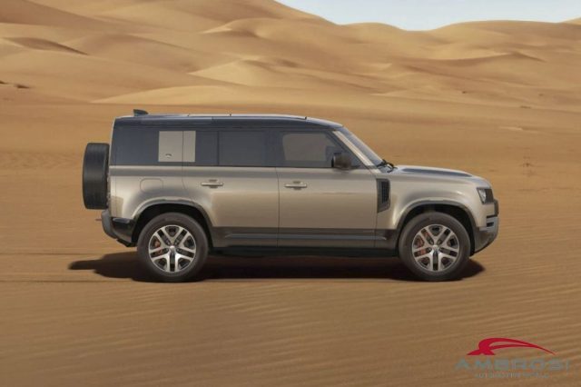 LAND ROVER Defender usata 1