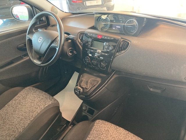 LANCIA Ypsilon usata, con Controllo trazione