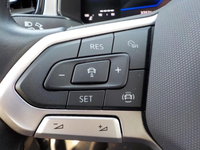 VOLKSWAGEN T-Roc usata, con MP3
