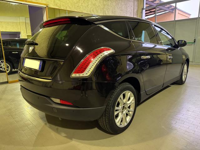 LANCIA Delta usata, con Autoradio