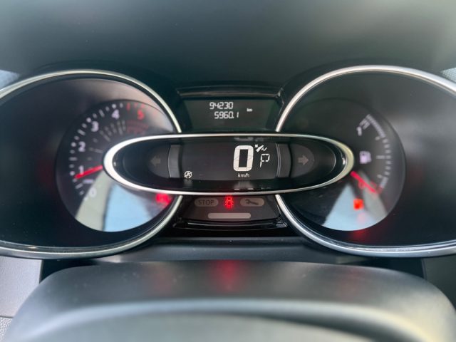 RENAULT Clio usata, con Telecamera per parcheggio assistito