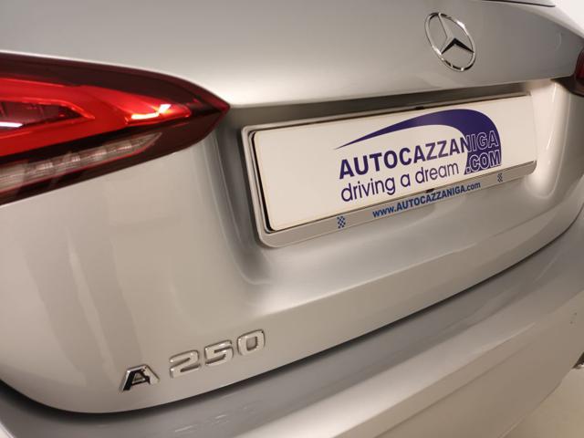 MERCEDES-BENZ A 250 usata, con Specchietto retrovisore con funzione antiabbagliamento