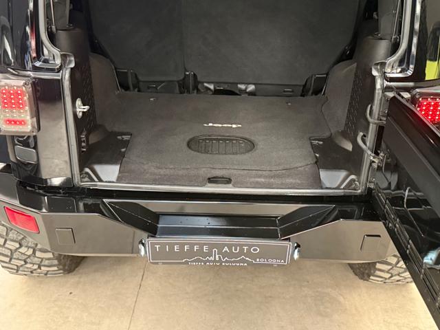 JEEP Wrangler usata, con USB