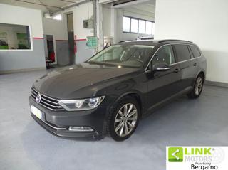 VOLKSWAGEN Passat Variant usata, con Volante in pelle